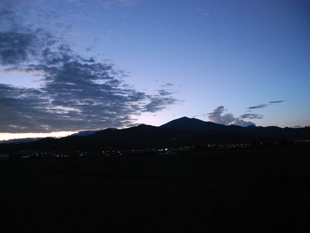 夏、大山遠景