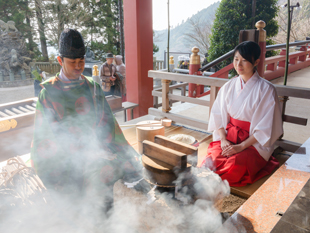 阿夫利神社筒粥神事