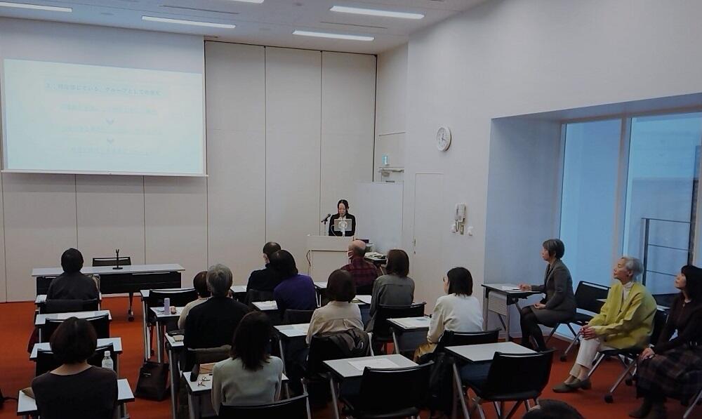 写真:県立図書館ボランティアによる活動事例紹介