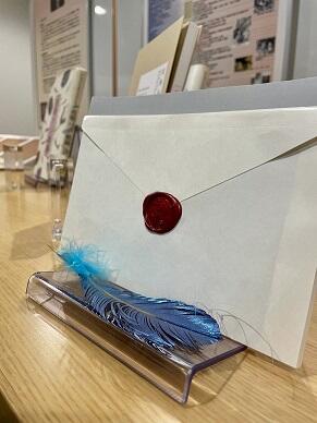 「山川菊栄生誕135周年関連展示」封筒の写真