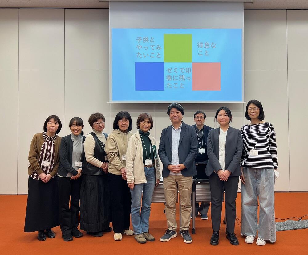 伊藤氏とゼミ生の様子