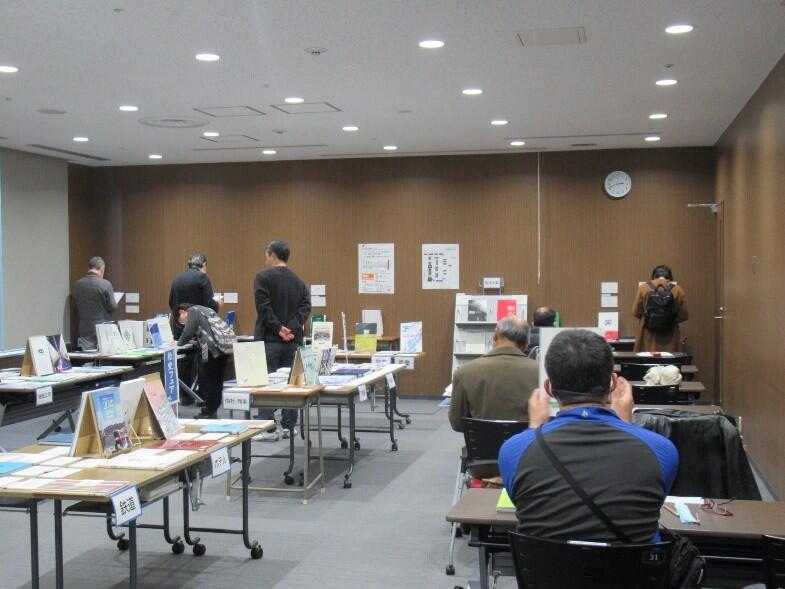 社史フェア2025の来場者の様子