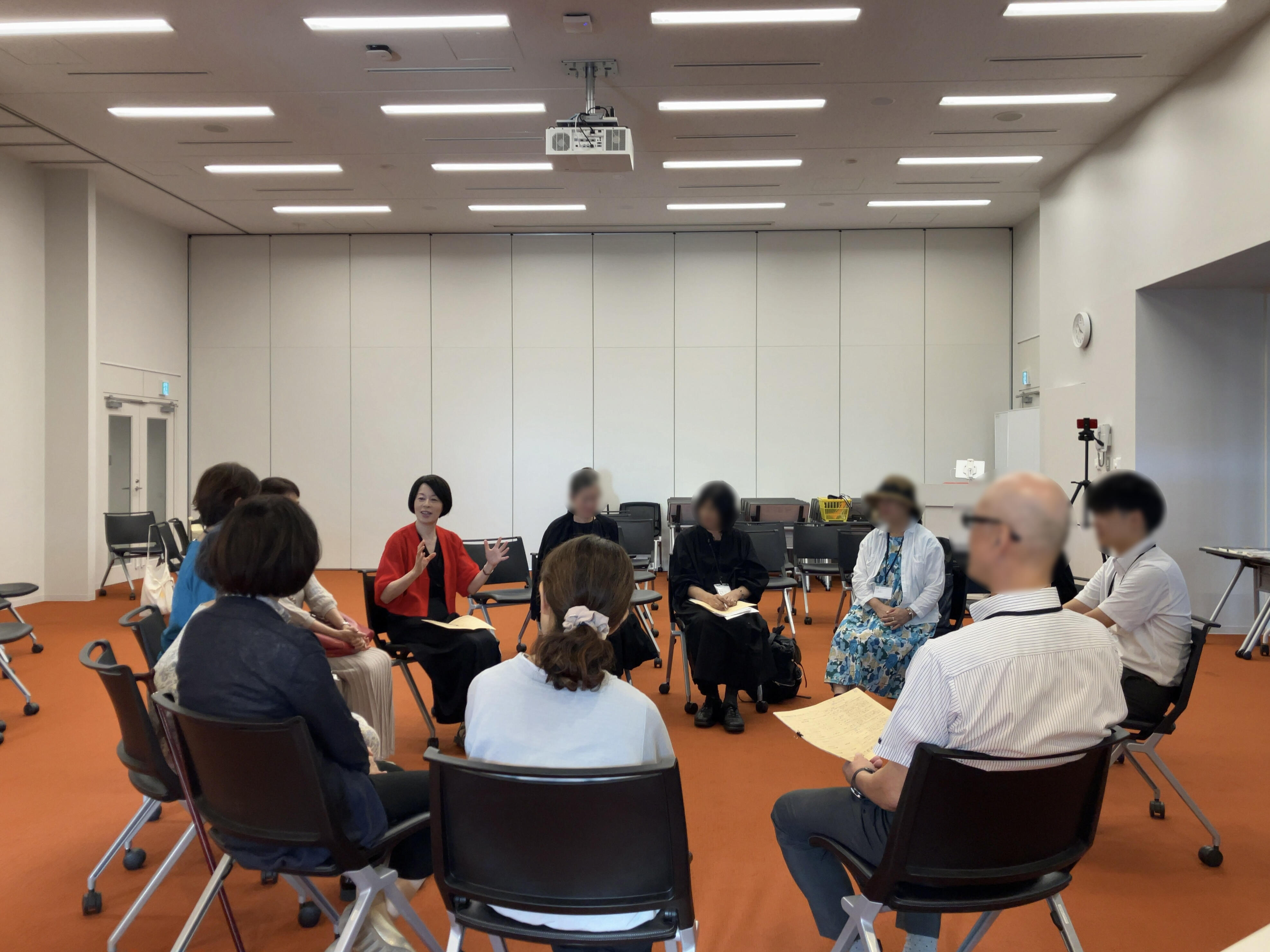 20250927第2回朗読会の振り返りの様子.jpg