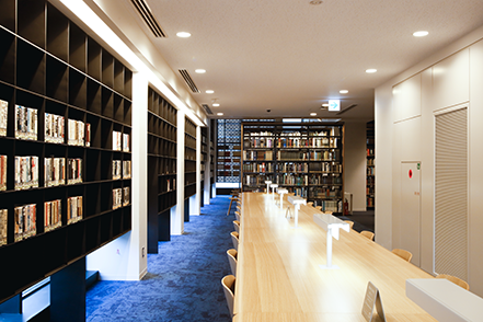 県立図書館本館3階閲覧席