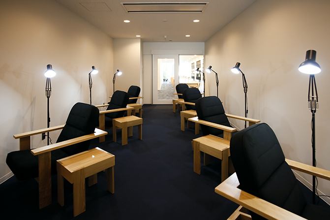 県立図書館本館静寂読書室