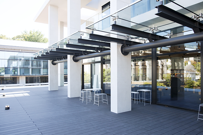 県立図書館本館オープンテラス