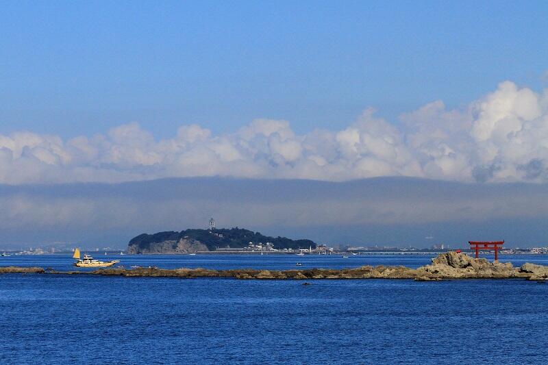 葉山より望む江ノ島
